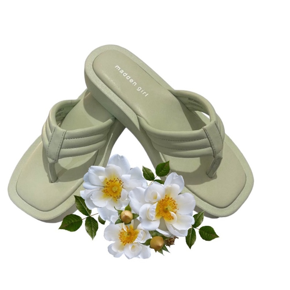 NWT Madden Girl Women's Green Mint Sandals Size 9